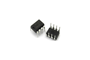 חקר ה- NE555 TIMER IC: תכונות מפתח, עקרונות עיצוב ויישומים בעולם האמיתי