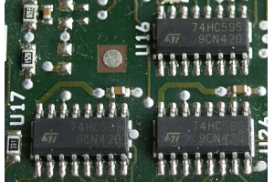 רכיב IC 7400: עבודה מפורטת, תכונות ויישומים