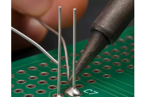 דרך חור בעיצוב PCB הנחיות למתחילים